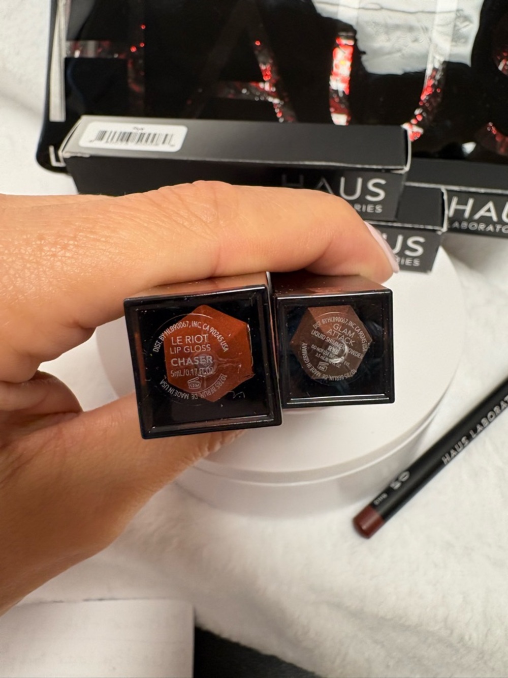 Haus Laboratories 4 Piece Bundle Makeup Set New with Cosmetic Case Travel Bag - Picture 3 of 7